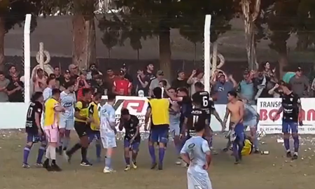 El partido entre Ramona y Argentino de Vila correspondiente a la Liga Rafaelina de Fútbol, quedo opacado por la violencia. El partido entre Ramona y Argentino de Vila correspondiente a la Liga Rafaelina de Fútbol, quedo opacado por la violencia.