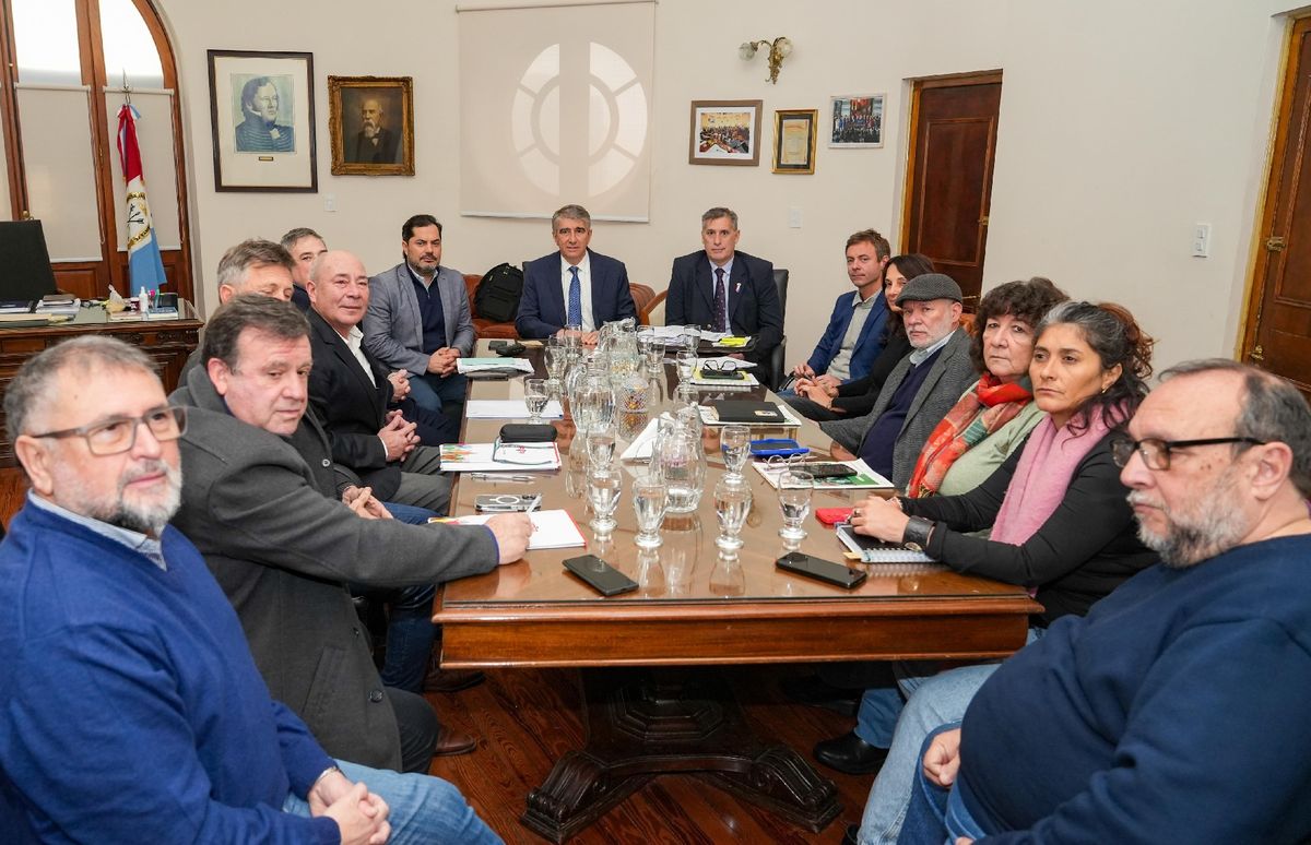 Los gremios y el Gobierno de Santa Fe retomaron la discusión paritaria