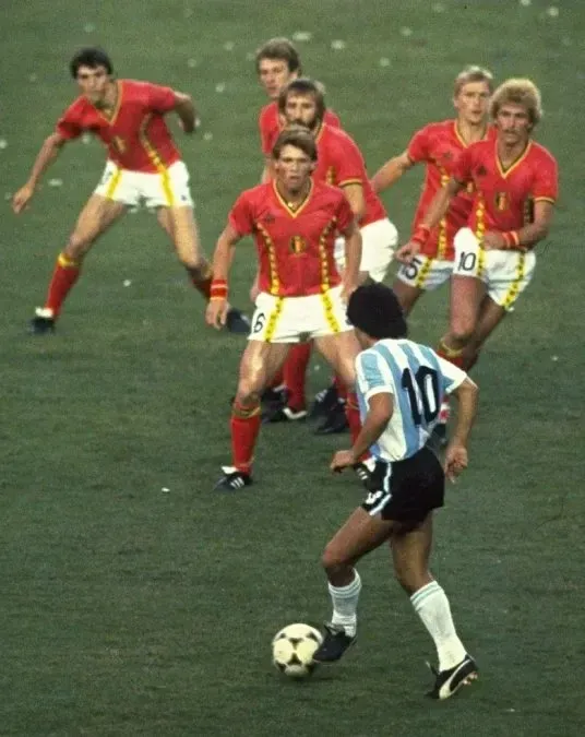 La imagen de Diego Maradona en el Mundial 1982.