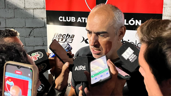 El enojo de Iván Delfino tras el empate de Colón ante Mitre: 