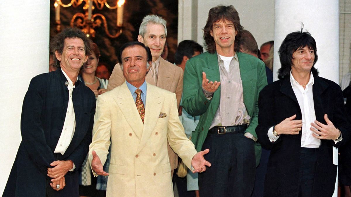 Los Rolling Stones en su primera visita a la Argentina junto a Carlos Menem. Los Rolling Stones en su primera visita a la Argentina junto a Carlos Menem.