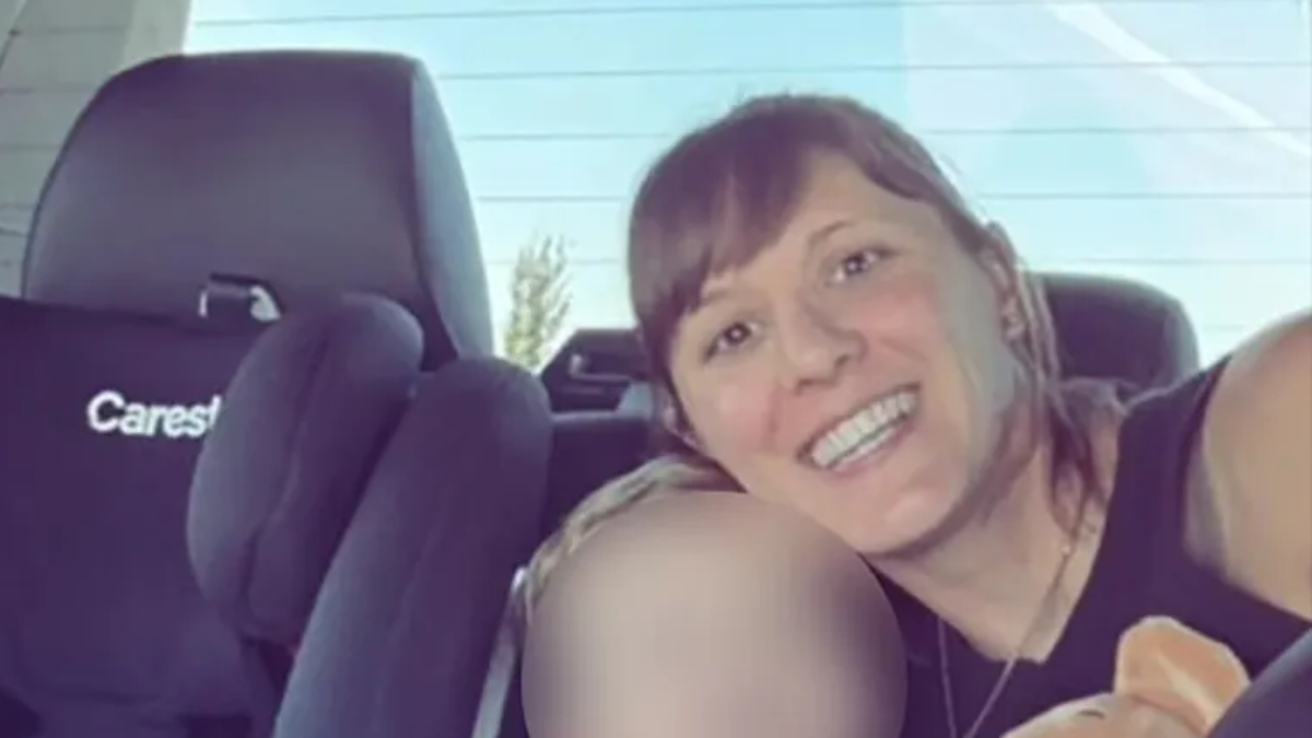 Murió Julia, la beba que nació de urgencia tras el colapso de su madre en una exposición de dinosaurios. Murió Julia, la beba que nació de urgencia tras el colapso de su madre en una exposición de dinosaurios.