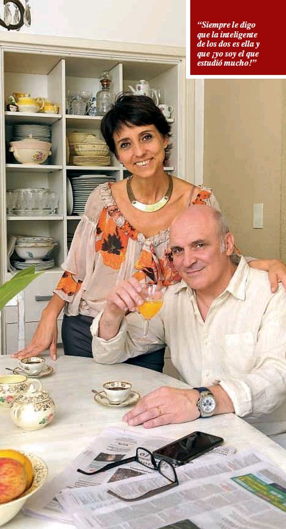 El economista cuenta con un mobiliario refinado que se complementa a la perfección con la propiedad.