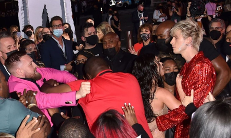 Conor McGregor a las piñas con el novio de Megan Fox, Machine Gun Kelly, en los MTV VMAs Conor McGregor a las piñas con el novio de Megan Fox, Machine Gun Kelly, en los MTV VMAs