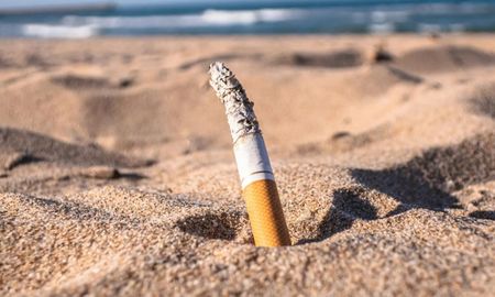 Mar del Plata busca reducir la contaminación por colillas con un esquema de multas que arranca en diciembre. Mar del Plata busca reducir la contaminación por colillas con un esquema de multas que arranca en diciembre.