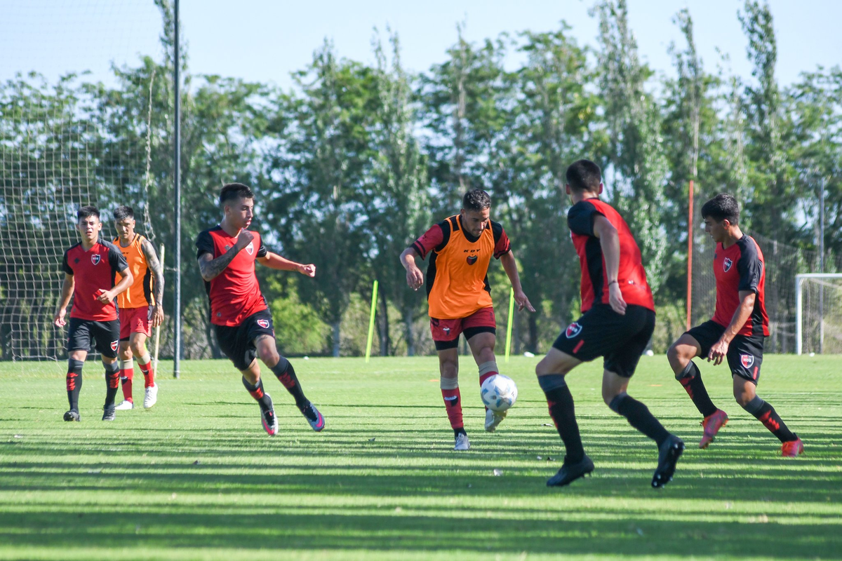 Colón perdió 1-0 ante la reserva de Newells en un amistoso