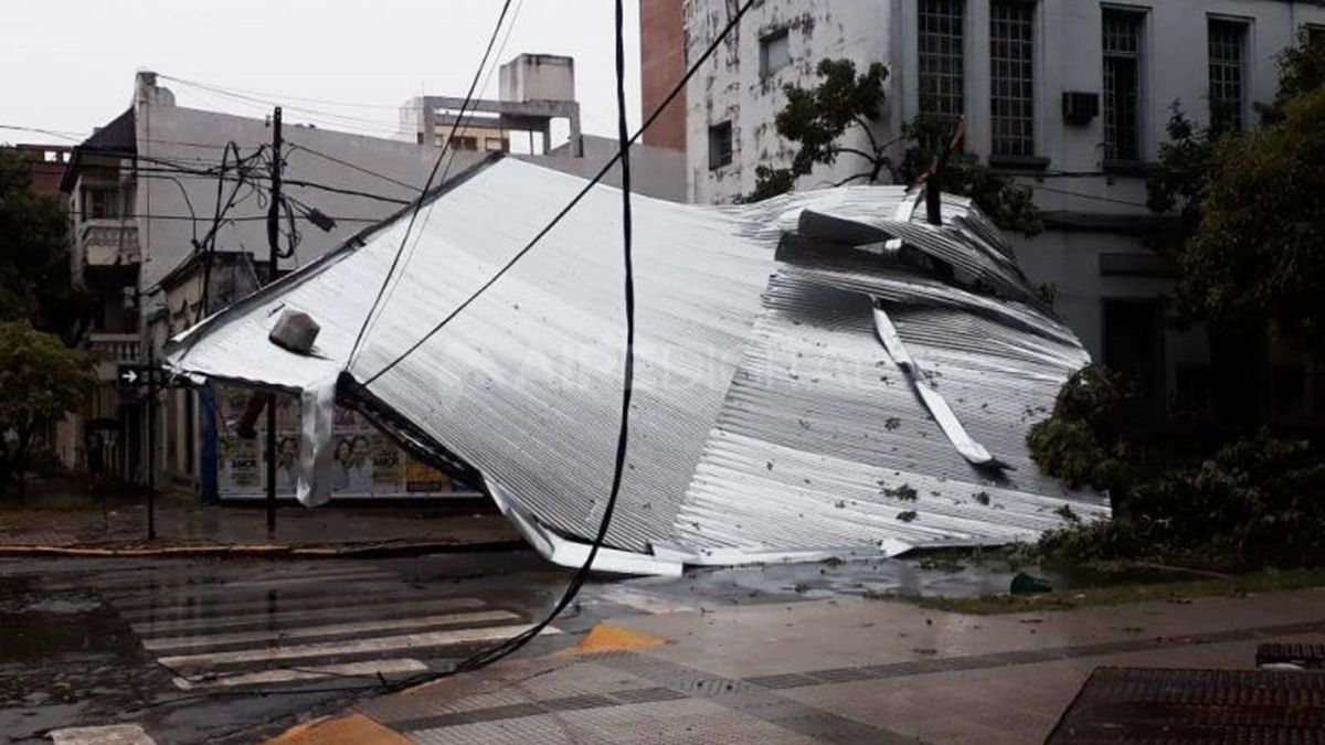 El 4 de marzo del 2019, una tormenta con ráfagas récord de viento azotó la ciudad de Santa Fe.