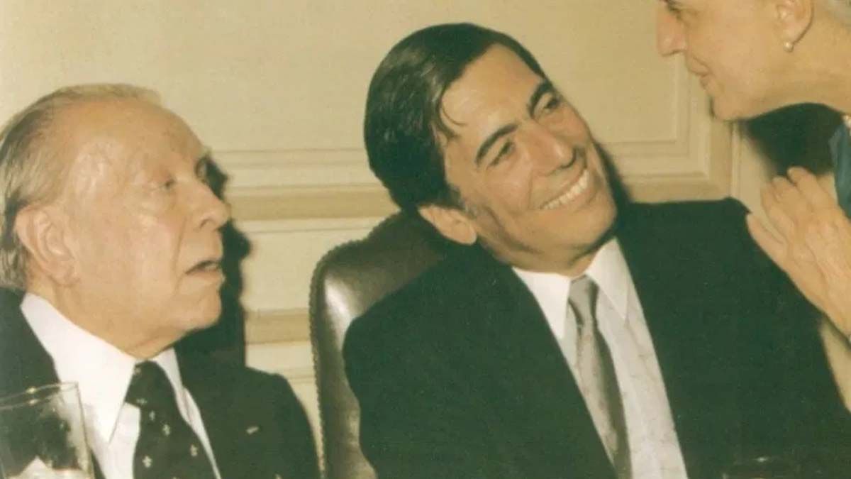 Vargas Llosa entrevistó pro primera vez a Borges en 1963: Luego