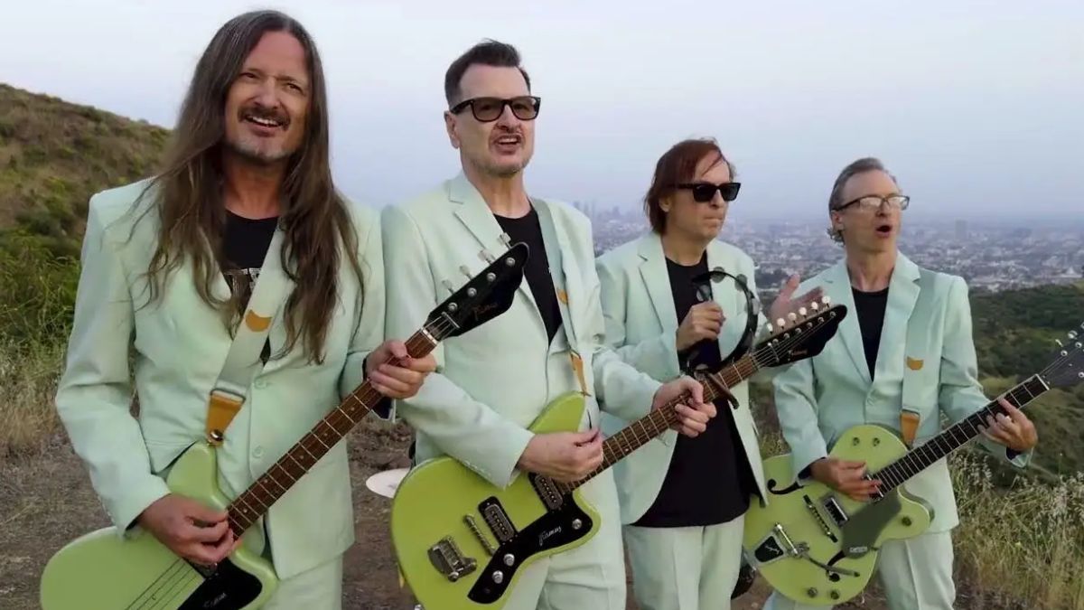 Redd Kross es una de las bandas más queridas del underground alternativo estadounidense. Redd Kross es una de las bandas más queridas del underground alternativo estadounidense.