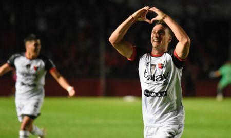 Julián Marcioni, autor del segundo tanto sabalero para sellar la victoria por 2-1 frente a Deportivo Madryn. Julián Marcioni, autor del segundo tanto sabalero para sellar la victoria por 2-1 frente a Deportivo Madryn.