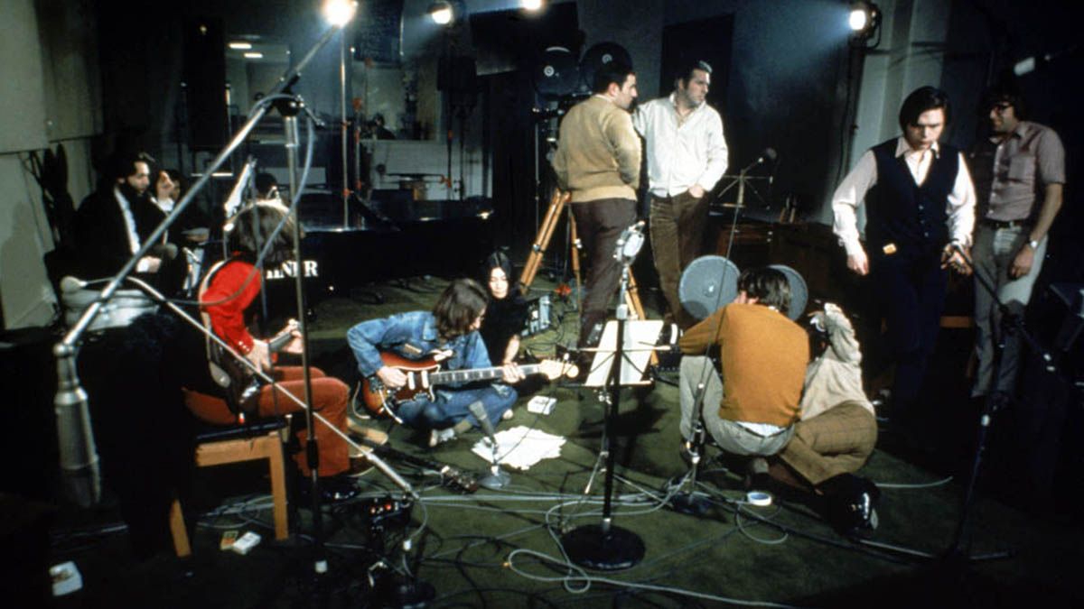 Los Beatles se vieron invadidos en su proceso creativo por cámaras que registraron cada momento