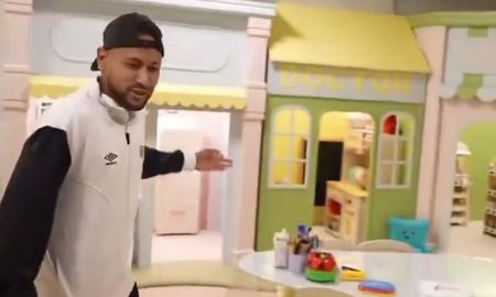 Se reveló a tremenda colección que Neymar guarda en su mansión. Se reveló a tremenda colección que Neymar guarda en su mansión.