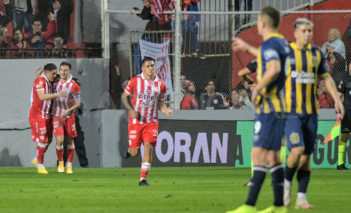 Mauro Pittón probó de afuera y sacó un remate inatajable para fatura Broun.