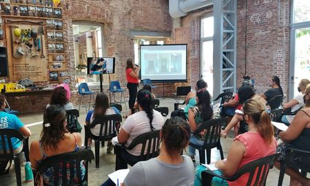 Un total de 70 mujeres se inscribieron para capacitarse en la construcción en seco. Un total de 70 mujeres se inscribieron para capacitarse en la construcción en seco.