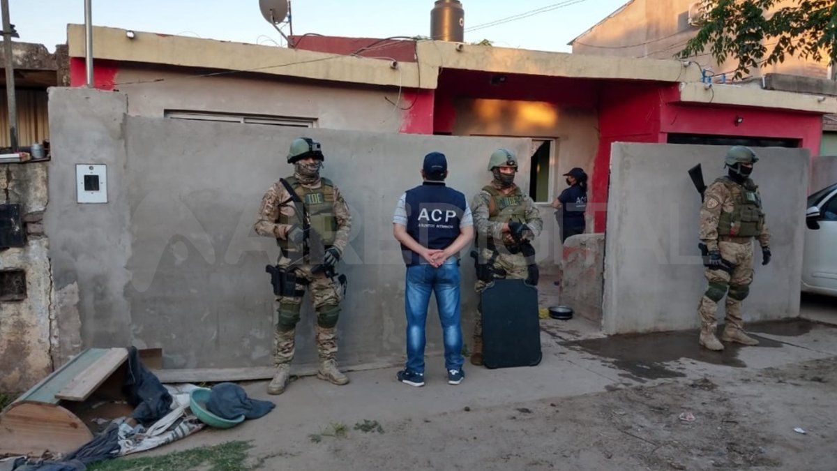 Los investigadores hicieron cinco allanamientos: cinco en Santa Fe y uno en Fray Luis Beltrán.
