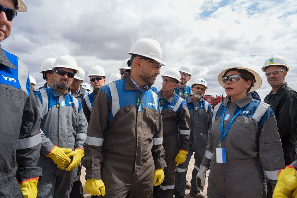 Las provincias de Santa Fe y Neuqu&eacute;n sellaron un convenio para impulsar el desarrollo industrial, el intercambio tecnol&oacute;gico y la participaci&oacute;n de empresas santafesinas en la cadena de valor energ&eacute;tica.