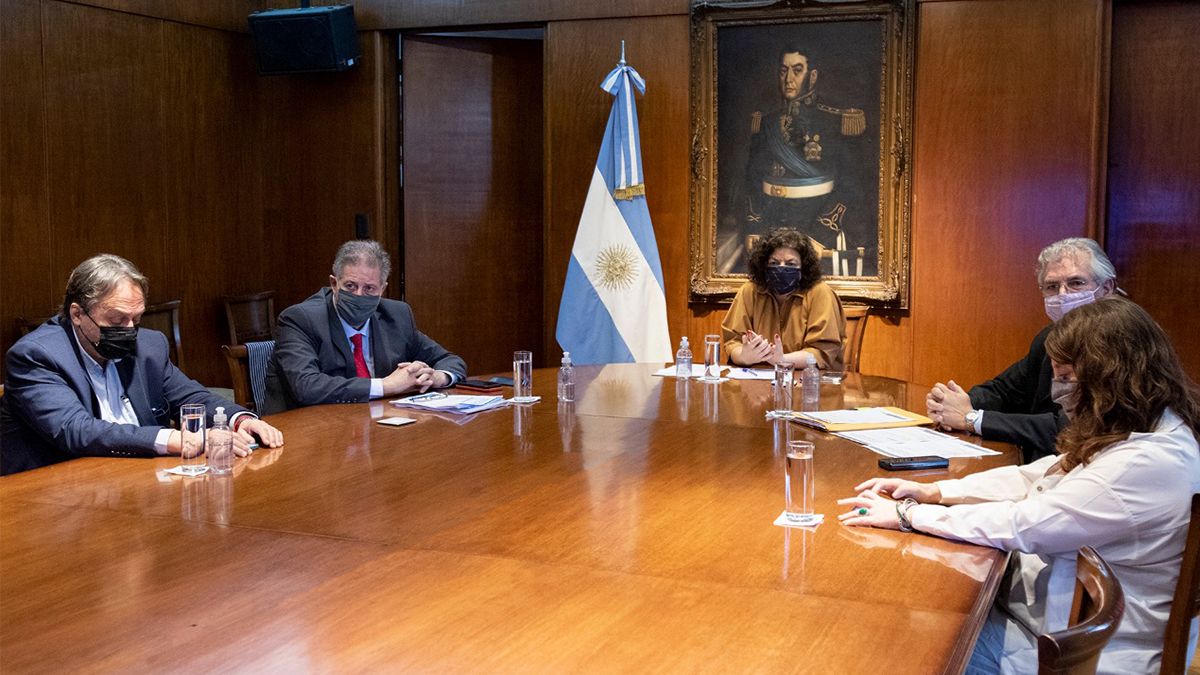 La ministra de Salud Carla Vizzotti durante el encuentro por el Día Mundial y Nacional para la prevención del suicidio.&nbsp;