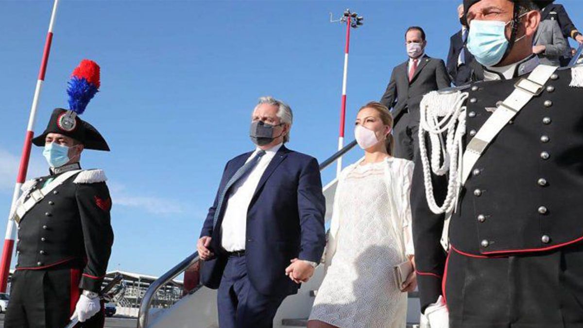 El Presidente arribó al país luego de su gira europea por Portugal, España, Francia e Italia