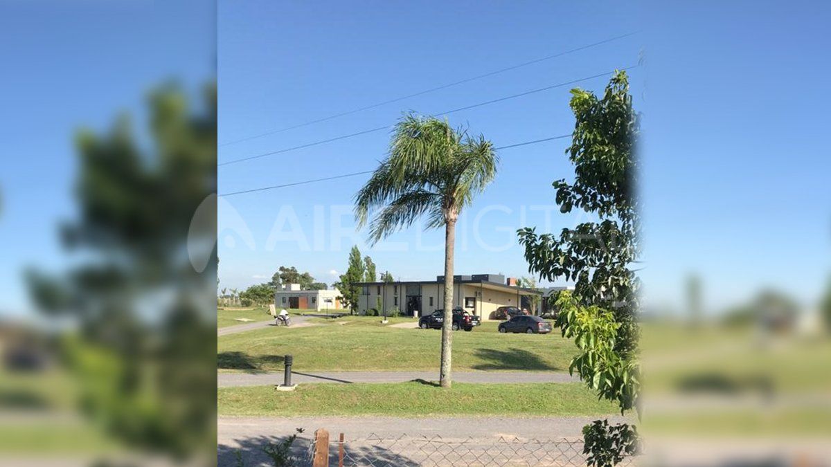 El momento en que los investigadores allanaron el barrio privado.&nbsp;