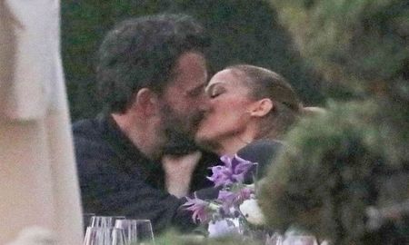 López y Affleck se mantuvieron muy guardados desde que comenzaron a circular los rumores de reconciliación y podíamos ver alguna que otra imagen juntos si es que un hábil y perseverante paparazzi podía conseguir la tan preciada foto. López y Affleck se mantuvieron muy guardados desde que comenzaron a circular los rumores de reconciliación y podíamos ver alguna que otra imagen juntos si es que un hábil y perseverante paparazzi podía conseguir la tan preciada foto.