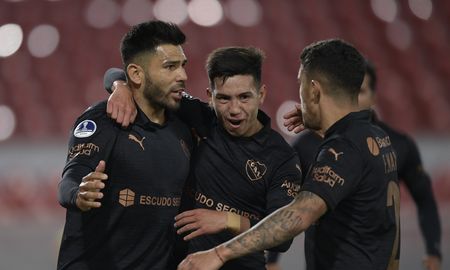 A las 21.30, Independiente visita a Fénix de Uruguay por la ida de los octavos de la Copa Sudamericana. A las 21.30, Independiente visita a Fénix de Uruguay por la ida de los octavos de la Copa Sudamericana.