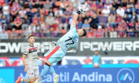 Colón enfrenta a San Lorenzo por la Liga Profesional, en busca de volver al triunfo en el campeonato. Colón enfrenta a San Lorenzo por la Liga Profesional, en busca de volver al triunfo en el campeonato.