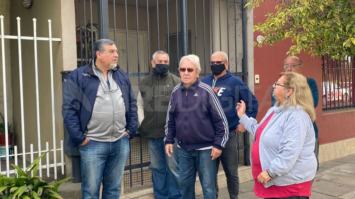La semana pasada un grupo de vecinos se concentró para reclamar medidas de seguridad.