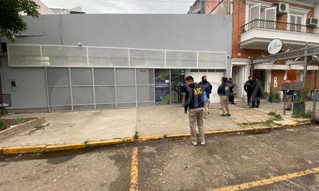 Balearon a un hombre en Sarmiento y Bv. Gálvez. Balearon a un hombre en Sarmiento y Bv. Gálvez.