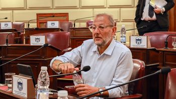 El legislador sostuvo que la falta de información y la aparente disparidad en el trato “generan sospechas fundadas de discrecionalidad y favoritismo”.