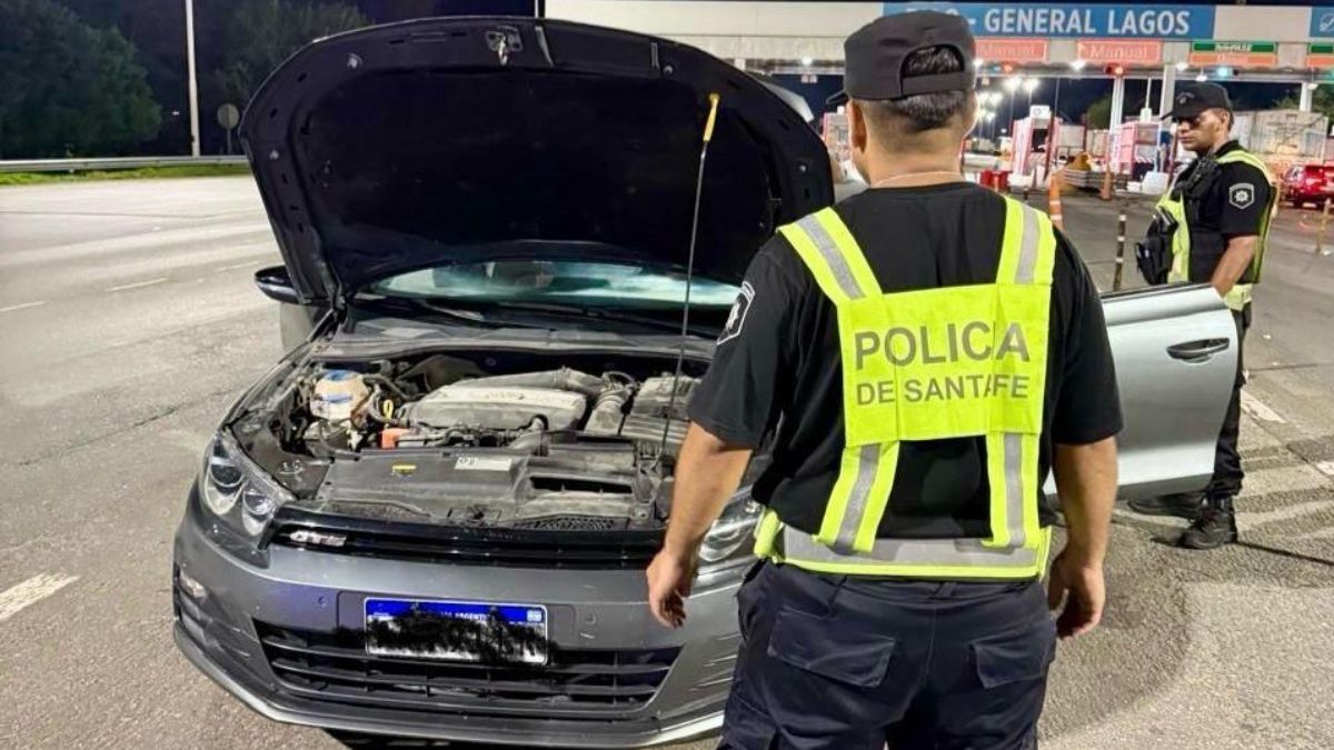 El Gobierno de la Provincia de Santa Fe informó el secuestro de más de cuatro kilos de cocaína durante un control vehicular.