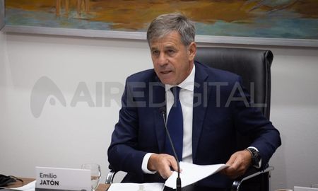 En su discurso ante el Concejo, Jatón remarcó la necesidad de “sentar las bases de una nueva política”, pero no circunscribió esa idea sólo a la ciudad sino a toda la provincia.