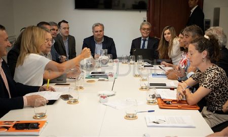El ministro de Economía, Walter Agosto está reunido en la Legislatura con diputados por el Presupuesto. El ministro de Economía, Walter Agosto está reunido en la Legislatura con diputados por el Presupuesto.