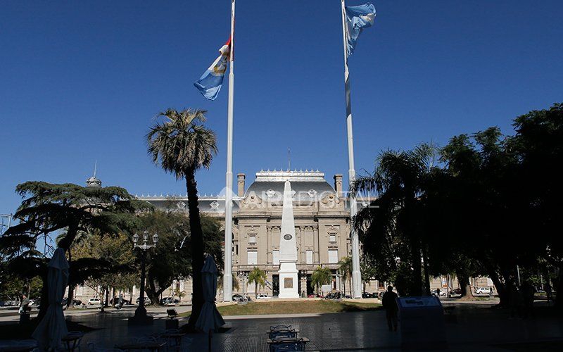 Los gremios y la Provincia definen la cantidad de trabajadores contratados que debería absorber el estado