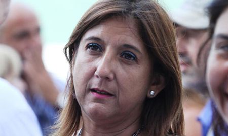 La intendenta Daniela Qüesta asegura que desde hace un año pide fuerzas federales de apoyo para el barrio y que recién comenzaron a intervenir hace tres días La intendenta Daniela Qüesta asegura que desde hace un año pide fuerzas federales de apoyo para el barrio y que recién comenzaron a intervenir hace tres días