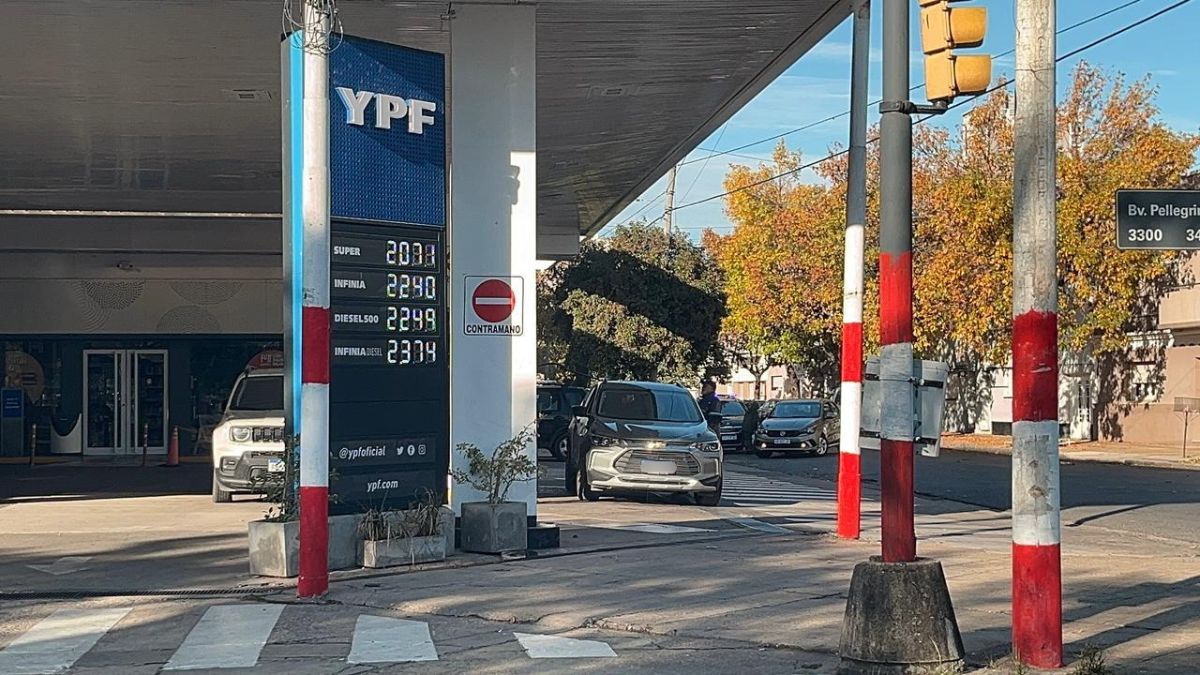 La petrolera YPF aplicó una nueva suba de los combustibles en Santa Fe.&nbsp;