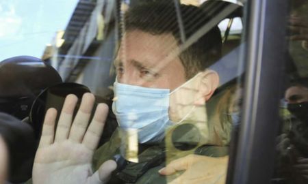 Jonatan Viale despidió a su padre en el Cementerio Israelita de La Tablada este lunes. Jonatan Viale despidió a su padre en el Cementerio Israelita de La Tablada este lunes.