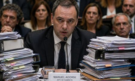 Imagen ilustrativa generada con Inteligencia Artificial. Manuel Adorni brinda hoy su informe de gestión ante la Cámara de Diputados. Imagen ilustrativa generada con Inteligencia Artificial. Manuel Adorni brinda hoy su informe de gestión ante la Cámara de Diputados.