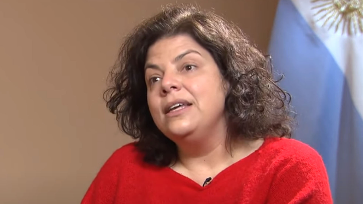 La ministra de Salud, Carla Vizzotti, dio permiso para que familiares visiten a internados por Covid-19 cuando estaba prohibido durante la pandemia de coronavirus. La ministra de Salud, Carla Vizzotti, dio permiso para que familiares visiten a internados por Covid-19 cuando estaba prohibido durante la pandemia de coronavirus.