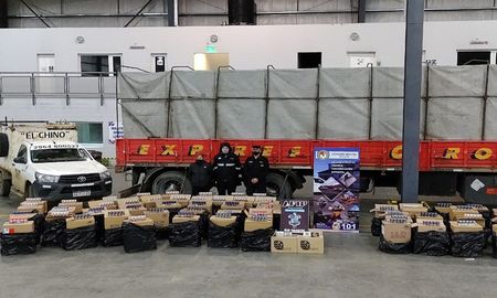 La Aduana secuestró 20 mil paquetes de cigarrillos valuados en más de 4 millones de pesos La Aduana secuestró 20 mil paquetes de cigarrillos valuados en más de 4 millones de pesos