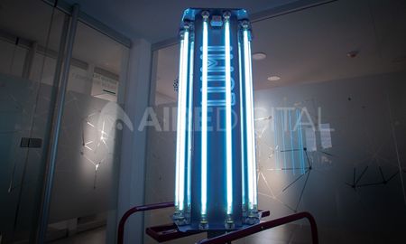 Lumi es un sistema de desinfección por luz ultravioleta germicida. Lumi es un sistema de desinfección por luz ultravioleta germicida.