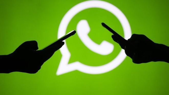 ¿Cómo puedo hacer llamadas y videollamadas desde WhatsApp Web?