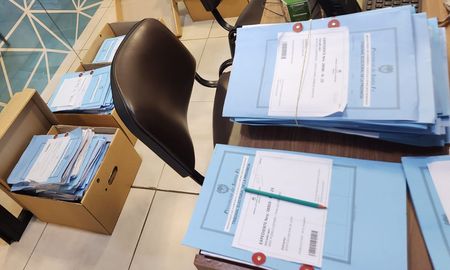 Lo q se ve en la foto son 4 de las 25 cajas con expedientes de lista que hay q procesar. Lo q se ve en la foto son 4 de las 25 cajas con expedientes de lista que hay q procesar.