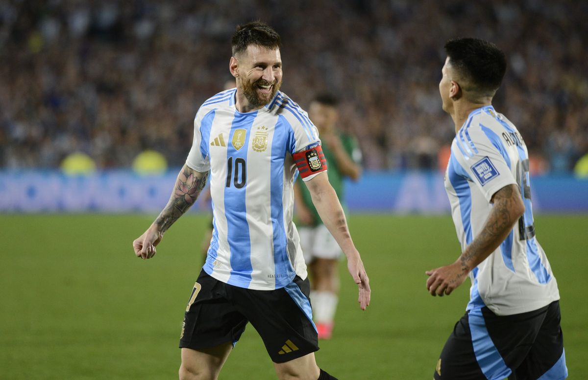 Lionel Messi marcó tres goles ante Bolivia y llegó a los 112 tantos con la Selección Argentina.