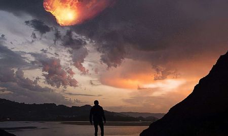 Una bola de fuego diez veces más brillante que la luna cruzó el cielo y cayó a tierra en Estados Unidos Una bola de fuego diez veces más brillante que la luna cruzó el cielo y cayó a tierra en Estados Unidos