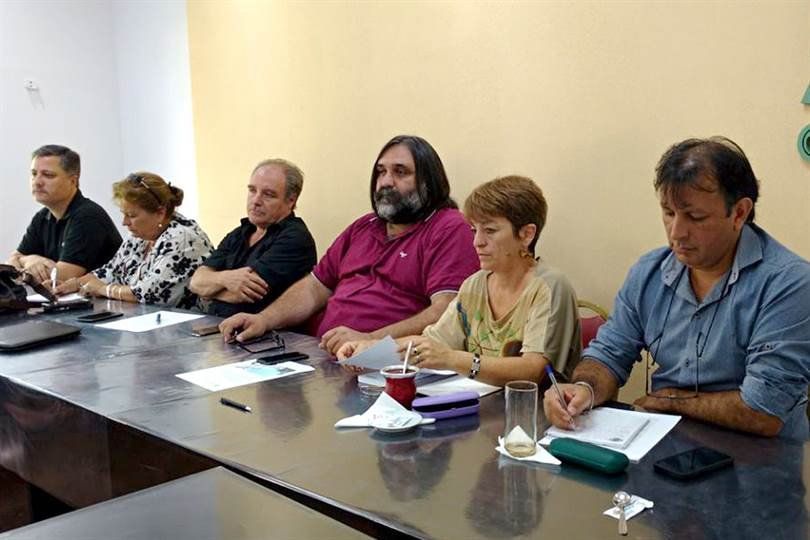 Los seis gremios docentes rechazan la suba de 15% que exige el Gobierno