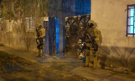 Se realizaron 20 allanamientos en los barrios de Las Flores, Tablada y Granada, en el sur de la ciudad de Rosario. Se realizaron 20 allanamientos en los barrios de Las Flores, Tablada y Granada, en el sur de la ciudad de Rosario.