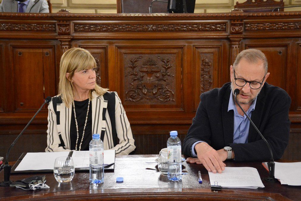 La interpelación de los senadores del ministro Marcos Corach fue presidida por la vicegobernadora Alejandra Rodenas.