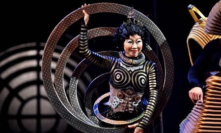 Imagen del espectáculo Kurios de la compañía canadiense (PETER PARKS / AFP) Imagen del espectáculo Kurios de la compañía canadiense (PETER PARKS / AFP)