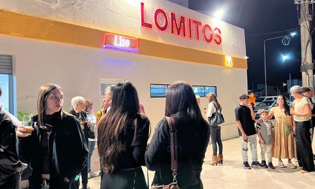 El bar está ubicado en Avenida Luján 2801 en la ciudad de Santo Tomé. El bar está ubicado en Avenida Luján 2801 en la ciudad de Santo Tomé.