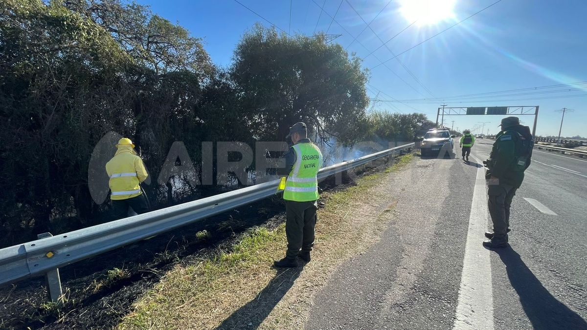 Nuevos incendios de pastizales se produjeron a la vera de la Ruta Nacional 168.